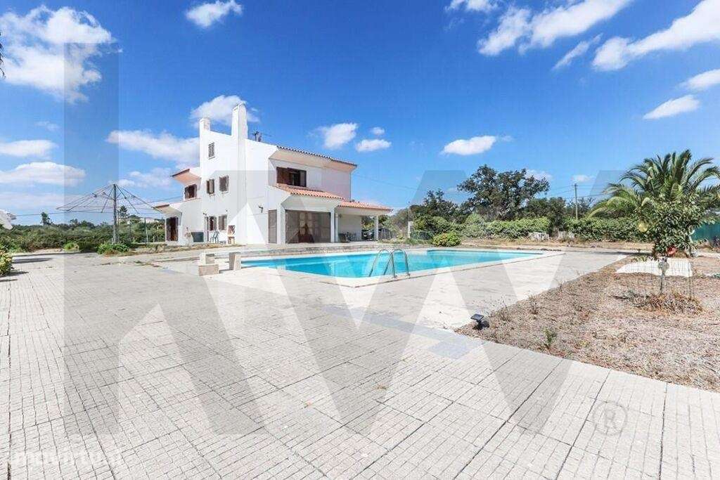 Moradia T5 com Terreno Generoso e Piscina Privativa a  20 minutos das - Grande imagem: 3/39