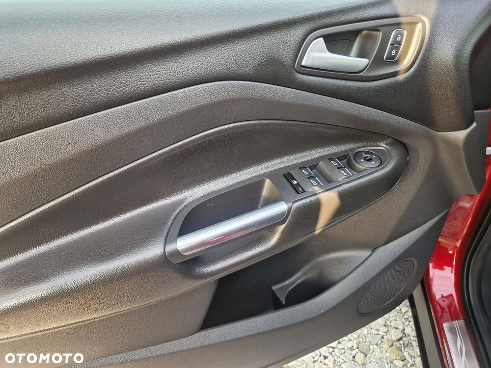 Ford Kuga 1.5 EcoBoost 2x4 Titanium - 8