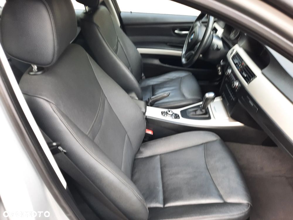 BMW Seria 3 320i Edition Exclusive - 19