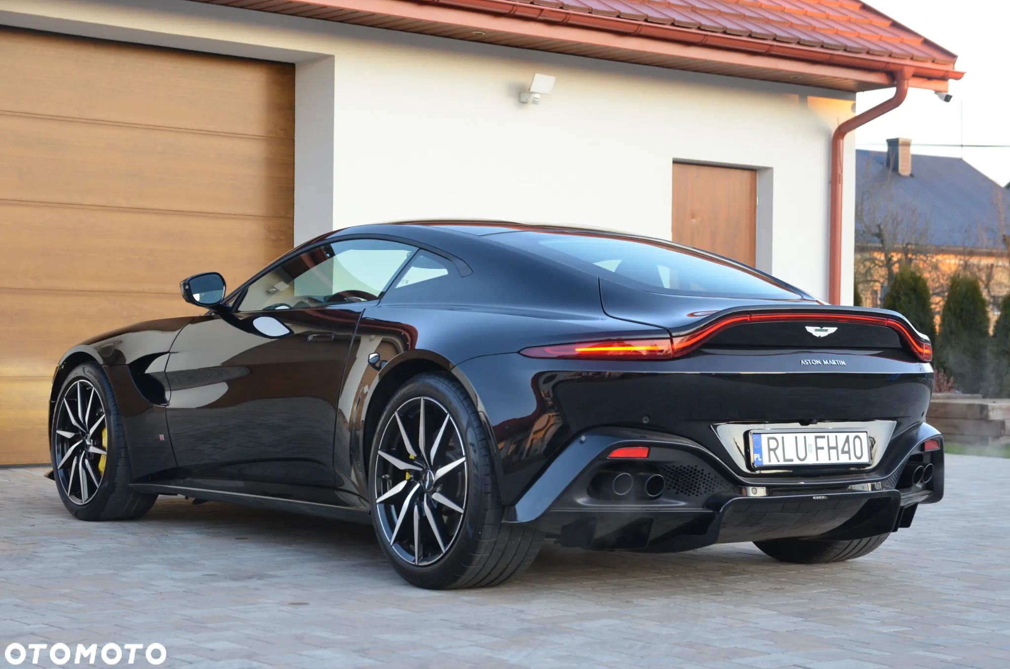 Aston Martin V8 Vantage Standard - 13