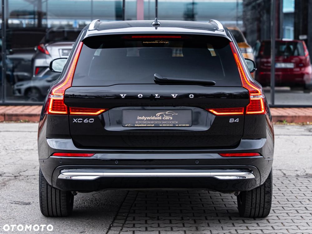 Volvo XC 60 B4 D Plus Bright - 19