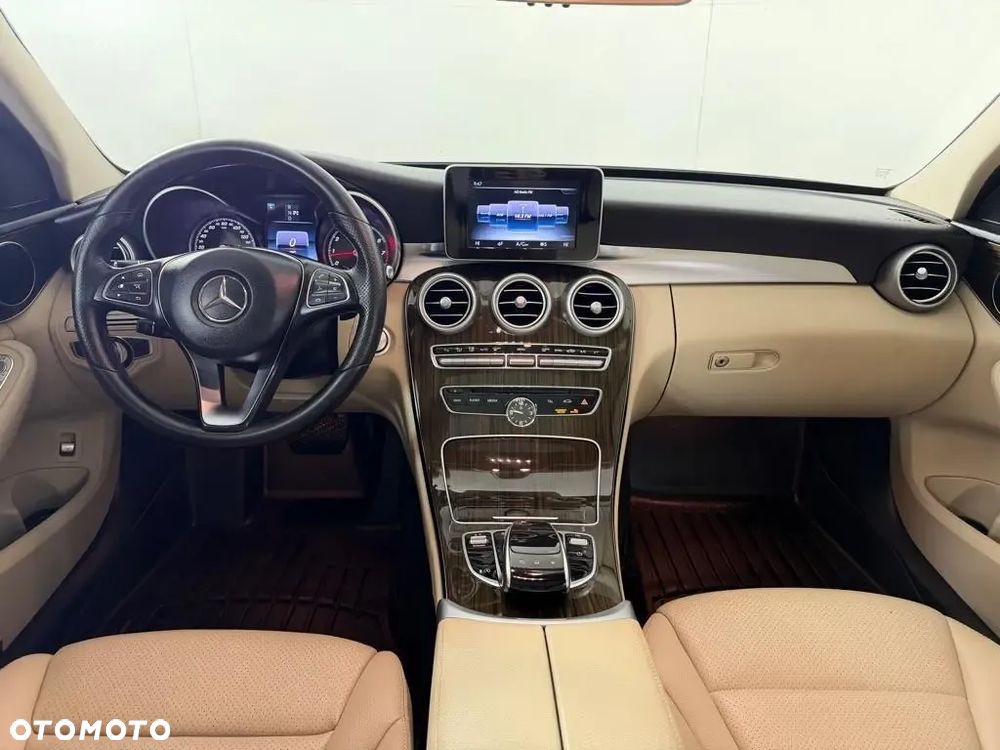 Mercedes-Benz Klasa C 300 7G-TRONIC AMG Line - 12