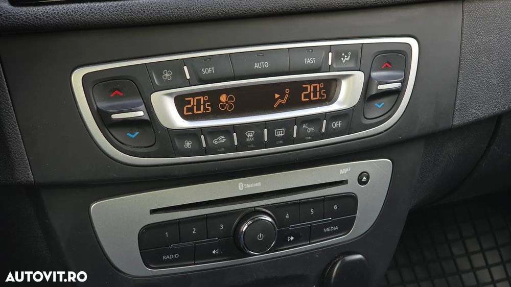 Renault Megane ENERGY dCi 110 Start & Stop Bose Edition - 25