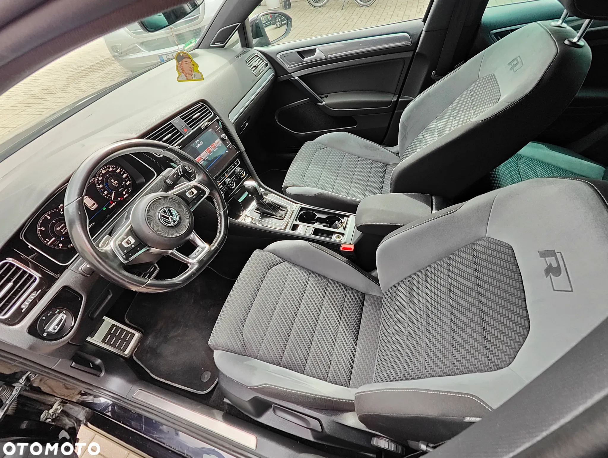 Volkswagen Golf Variant 2.0 TDI SCR DSG R-Line - 12