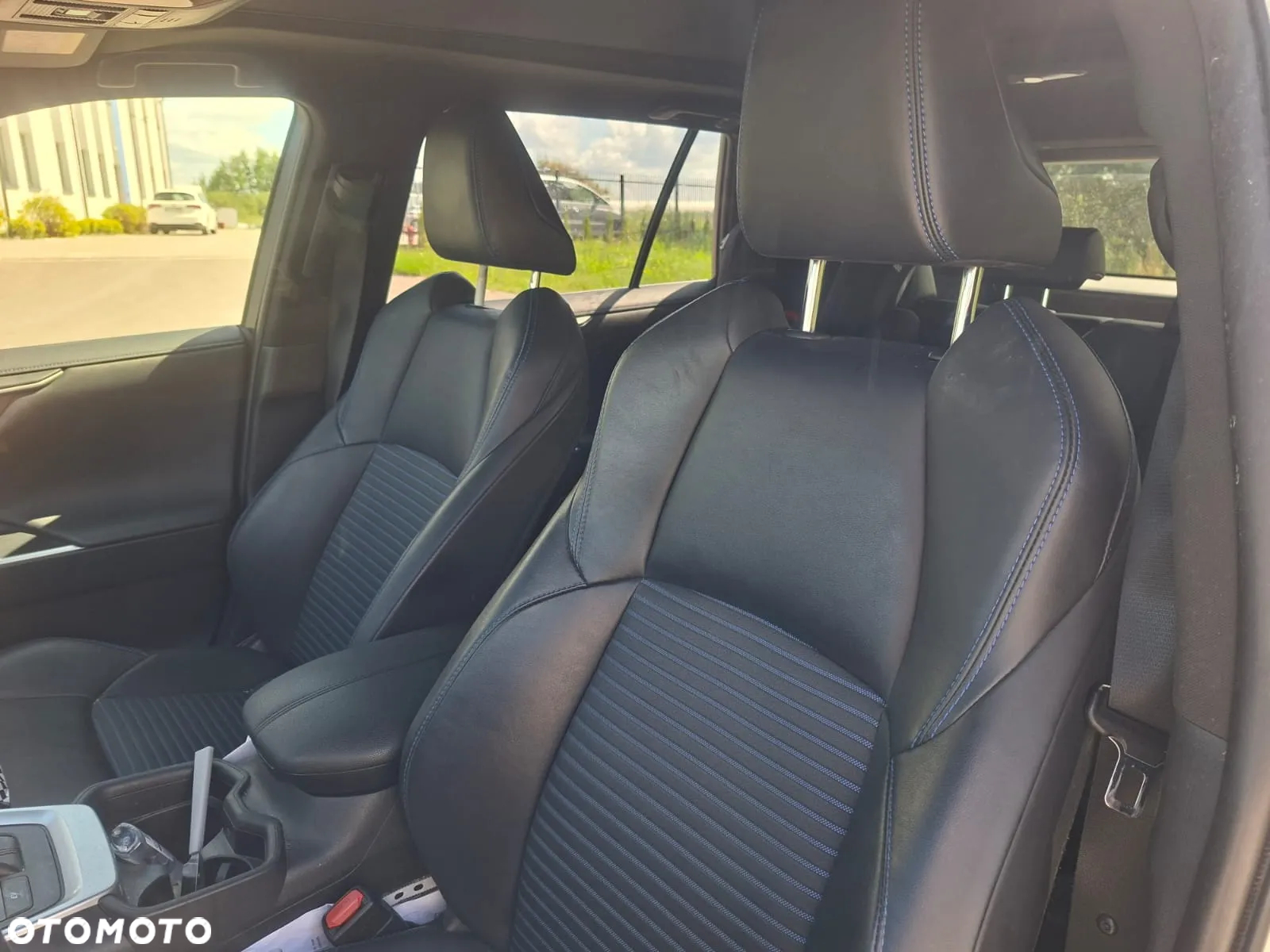 Toyota RAV4 2.5 Hybrid Selection 4x2 - 6