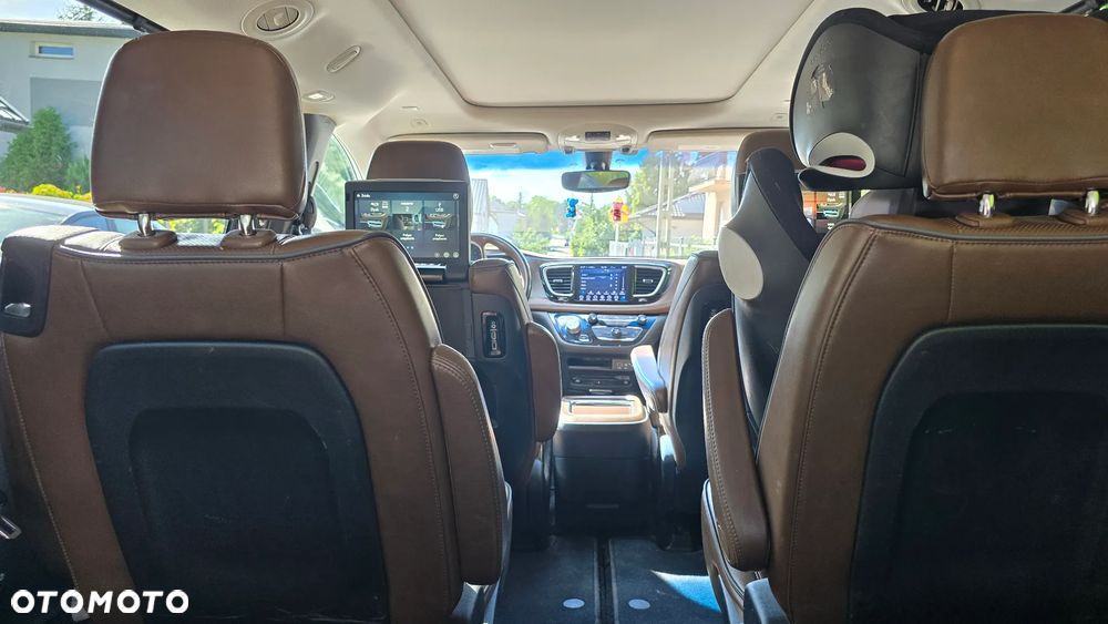 Chrysler Pacifica - 25