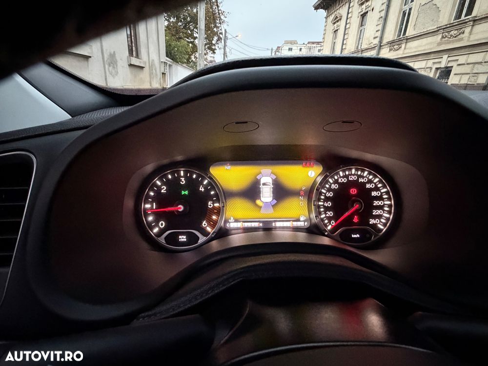 Jeep Renegade - 8