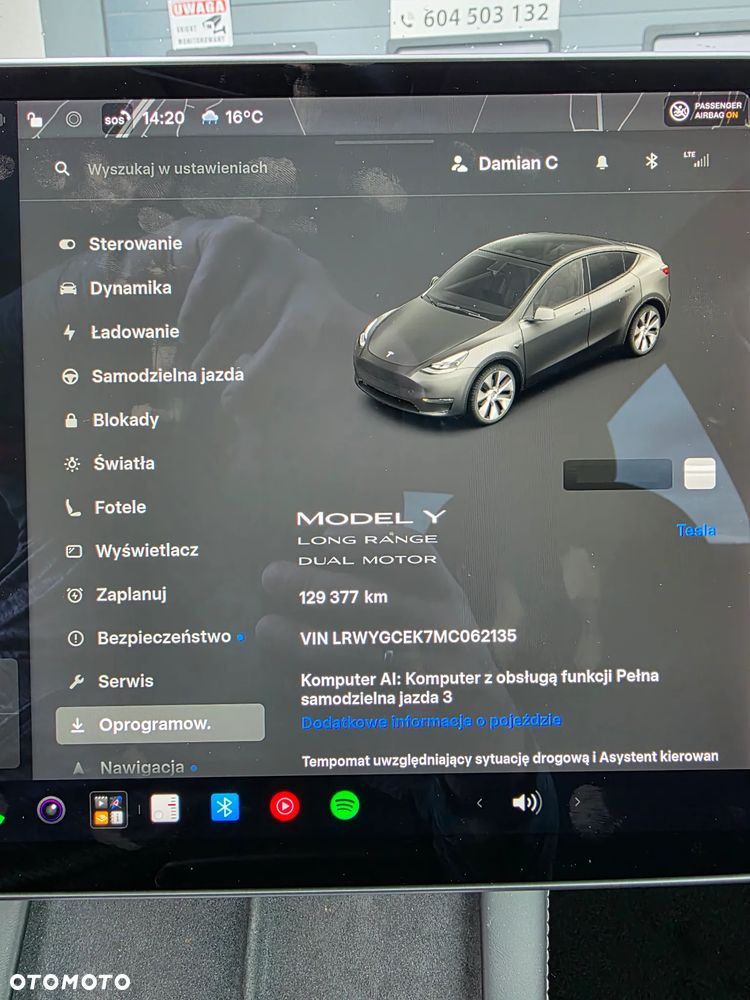 Tesla Model Y Long Range AWD - 28