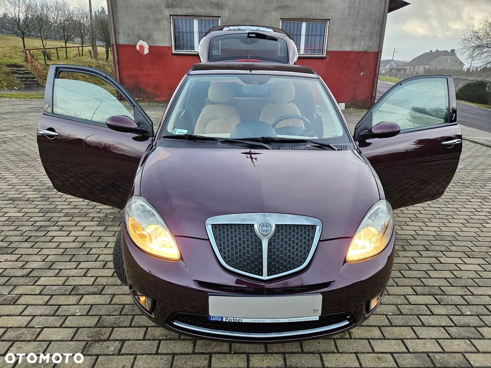 Lancia Ypsilon 1.4 8V Platino (4 os.) - 33