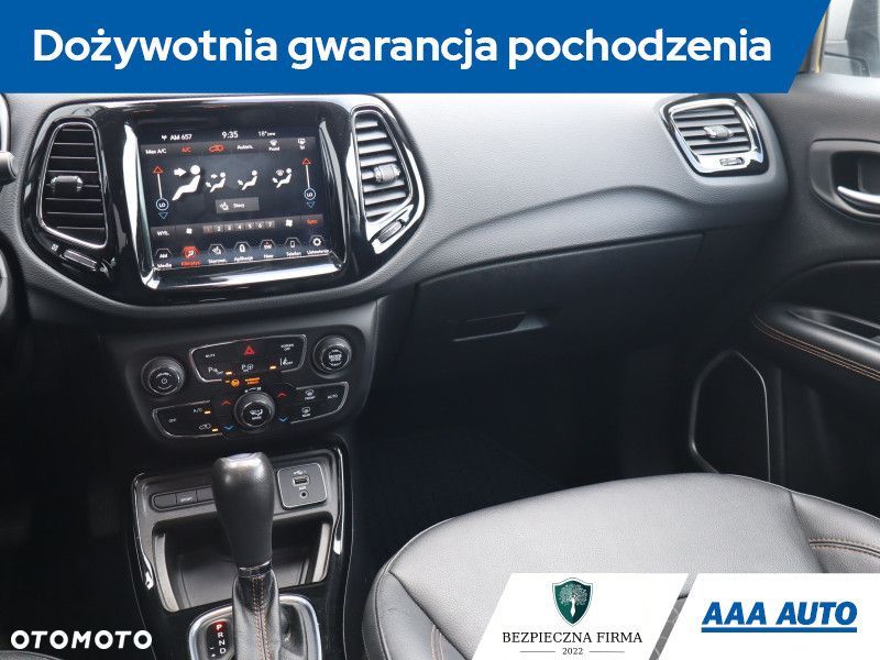 Jeep Compass - 10