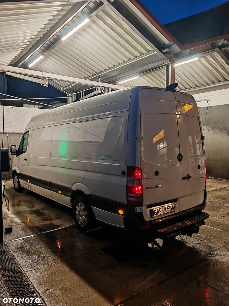 Mercedes-Benz Sprinter - 4