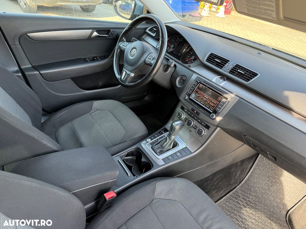 Volkswagen Passat Variant 2.0 TDI BlueMotion Technology DSG Highline - 9