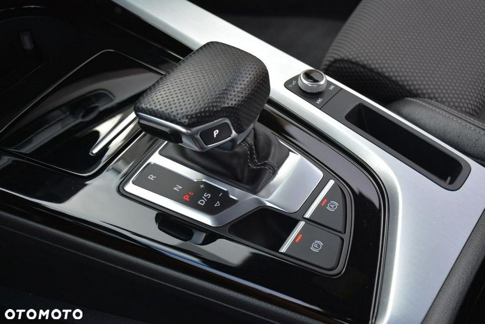 Audi A4 Avant 40 TDI S Line S tronic - 32