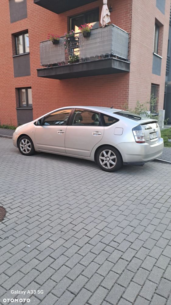 Toyota Prius 1.5 VVT-i Prestige - 1