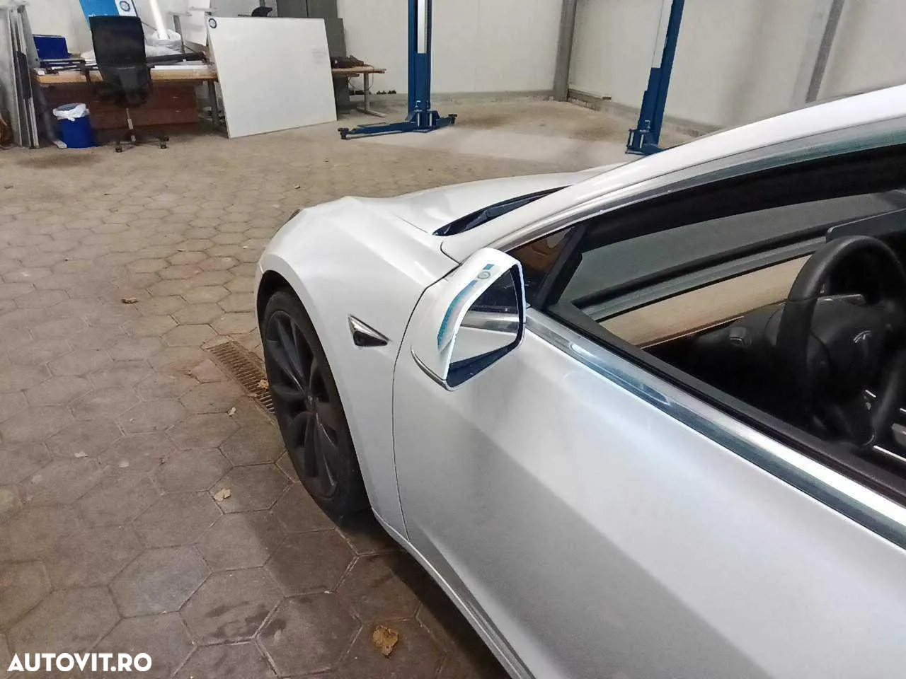 Tesla Model 3 - 5