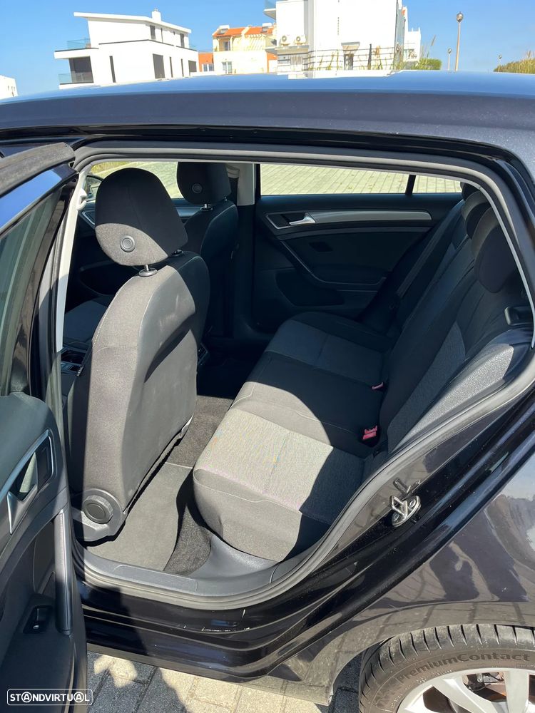 VW Golf 1.6 TDi Trendline BlueMotion - 38