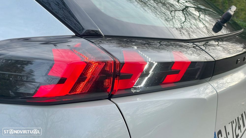 Peugeot 2008 1.2 PureTech Allure Pack EAT8 - 10