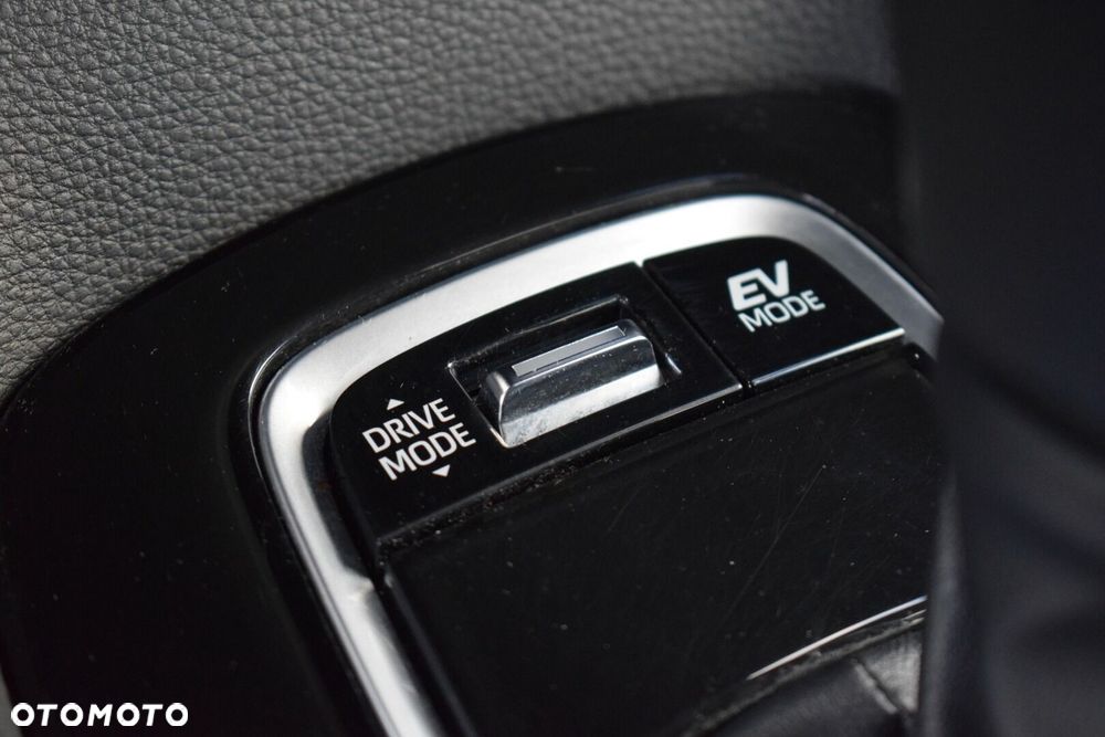 Toyota Corolla 2.0 Hybrid Style - 16