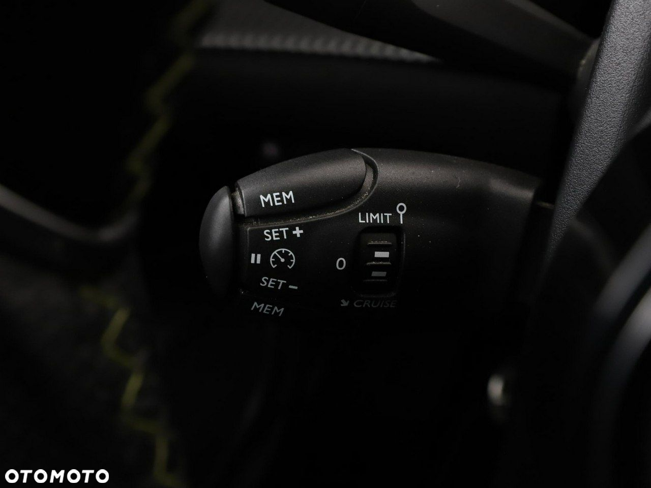 Peugeot 2008 1.2 PureTech GT Line S&S - 33