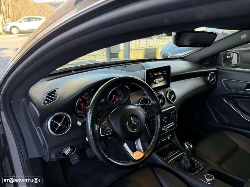 Mercedes-Benz CLA 180 d Shooting Brake Urban - 13