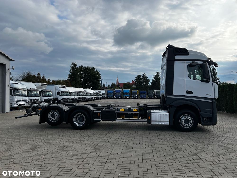 Mercedes-Benz Actros - 11