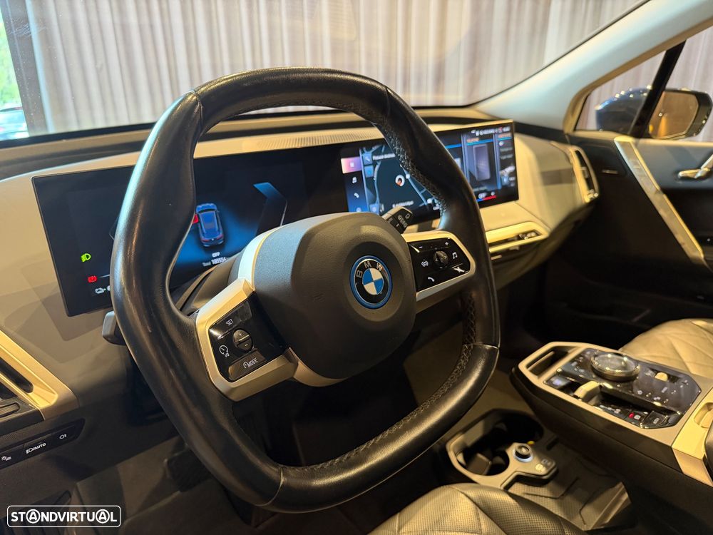 BMW iX xDrive 40 Pack Desportivo - 25