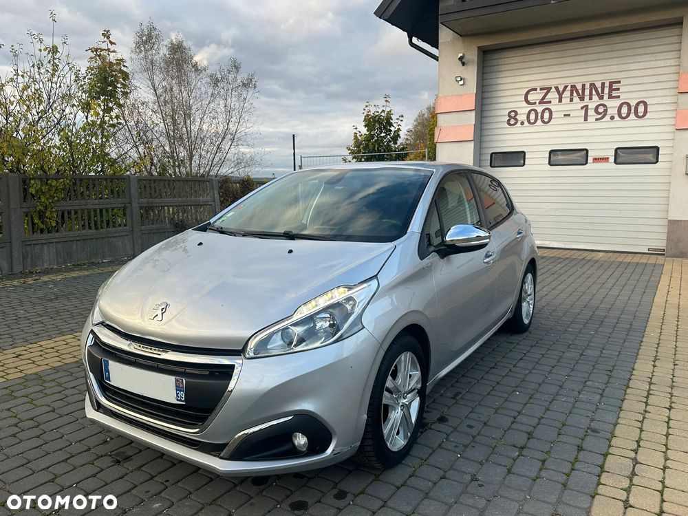 Peugeot 208 - 1