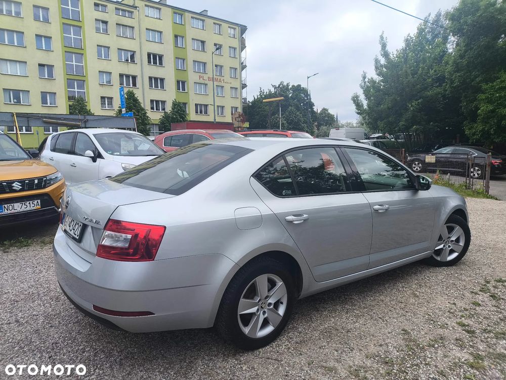 Skoda Octavia 1.6 TDI Ambition DSG - 5
