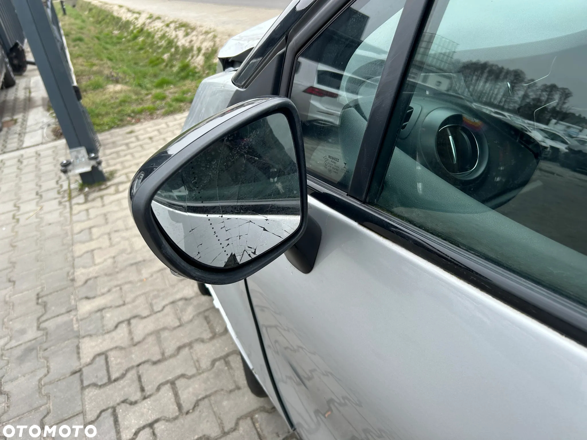 Renault Captur - 32