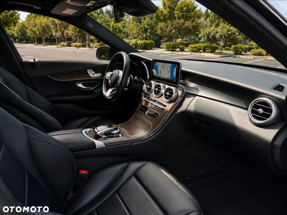 Mercedes-Benz Klasa C 300 9G-TRONIC - 7