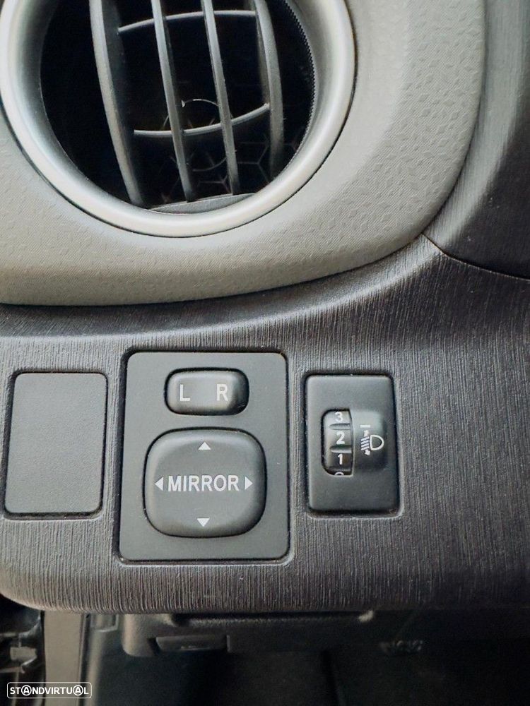 Toyota Yaris 1.33 VVT-i Sport+P.Techno +Navi - 12