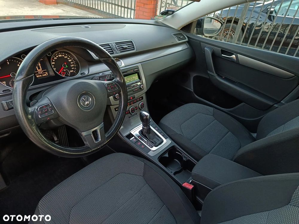Volkswagen Passat 2.0 TDI DSG BlueMotion Technology Exclusive - 22