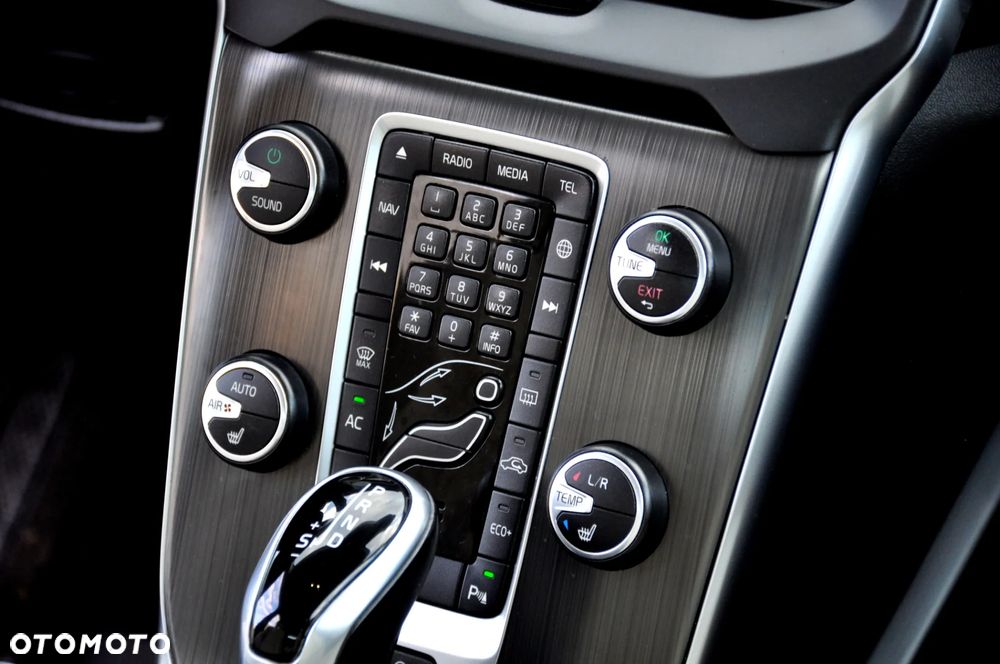 Volvo V40 T2 Geartronic Inscription - 32