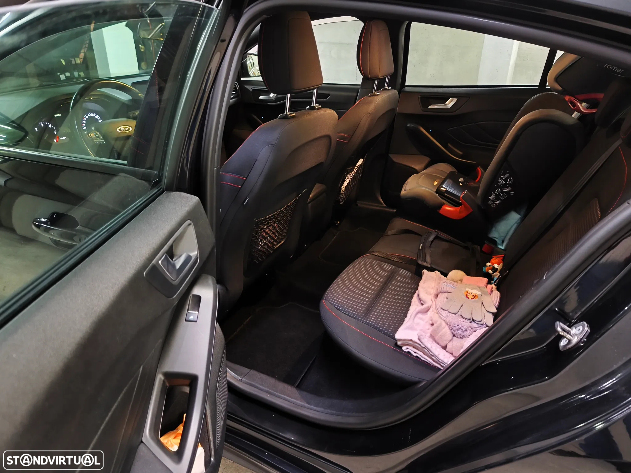Ford Focus 1.5 TDCi EcoBlue ST-Line - 13