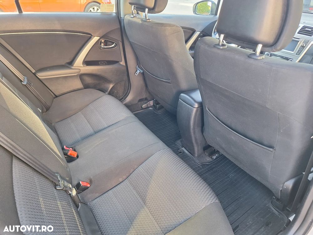 Toyota Avensis 2.0 D-4D Executive - 11