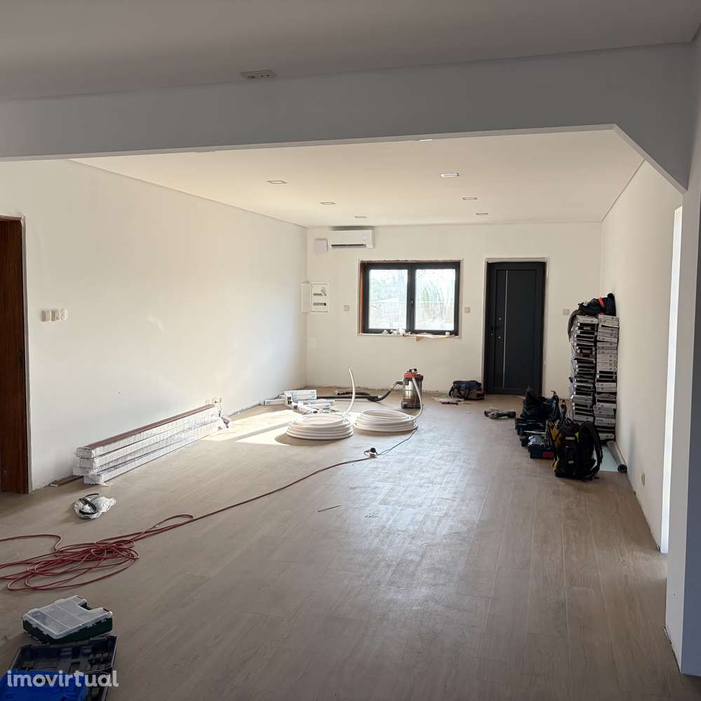 Apartamento Andar-Moradia T3 Totalmente Renovado - Grande imagem: 3/9
