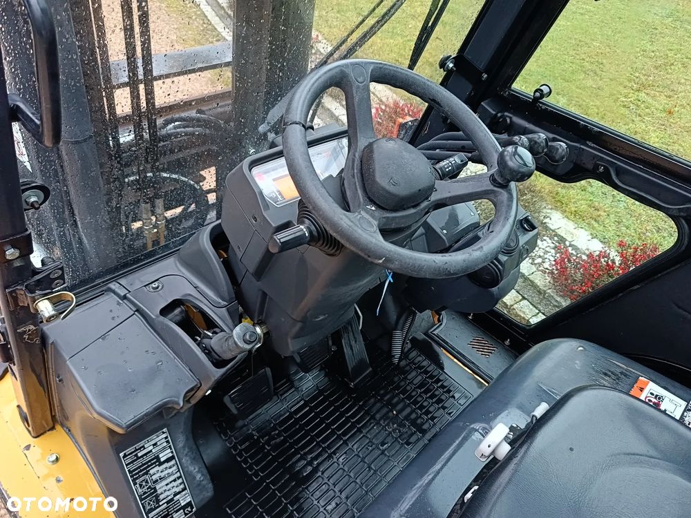 Caterpillar DP 30N - 9