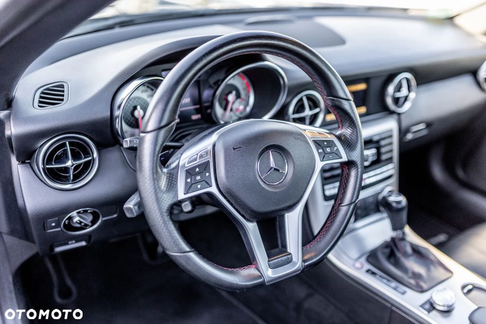 Mercedes-Benz SLK 200 (BlueEFFICIENCY) 7G-TRONIC - 36