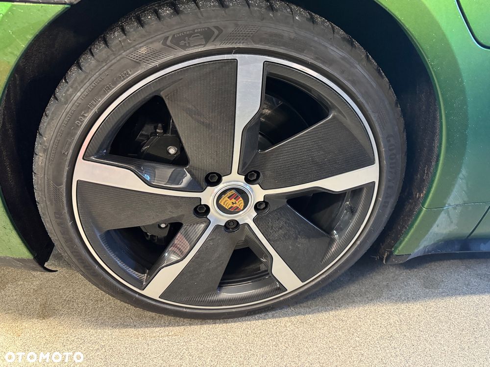 Porsche Taycan - 6