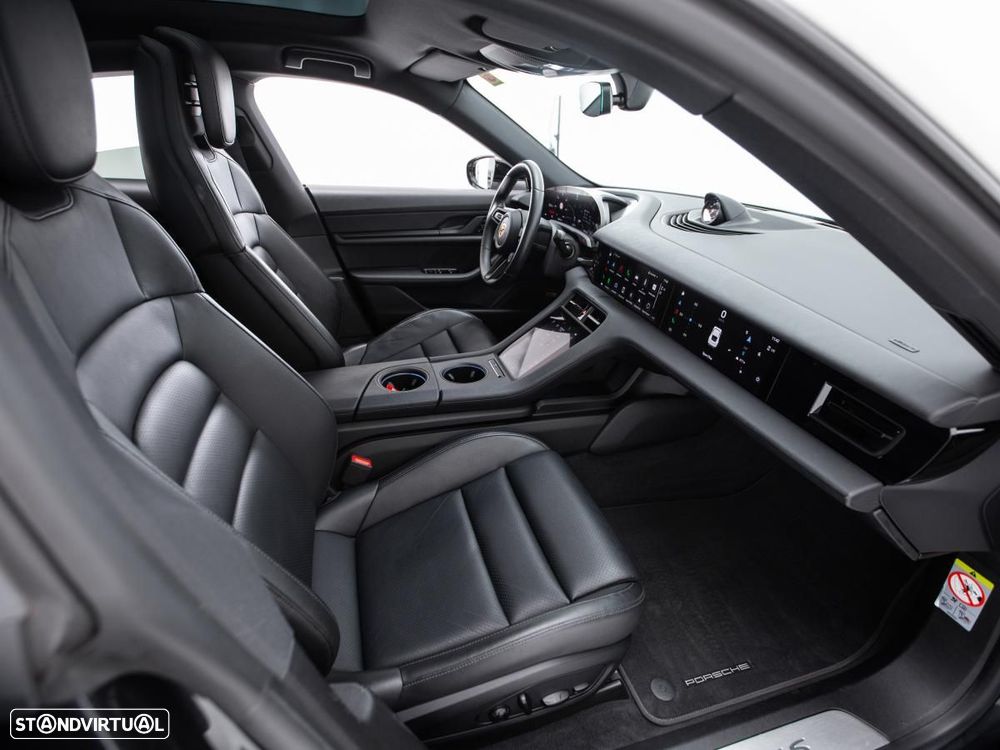 Porsche Taycan 4S - 11