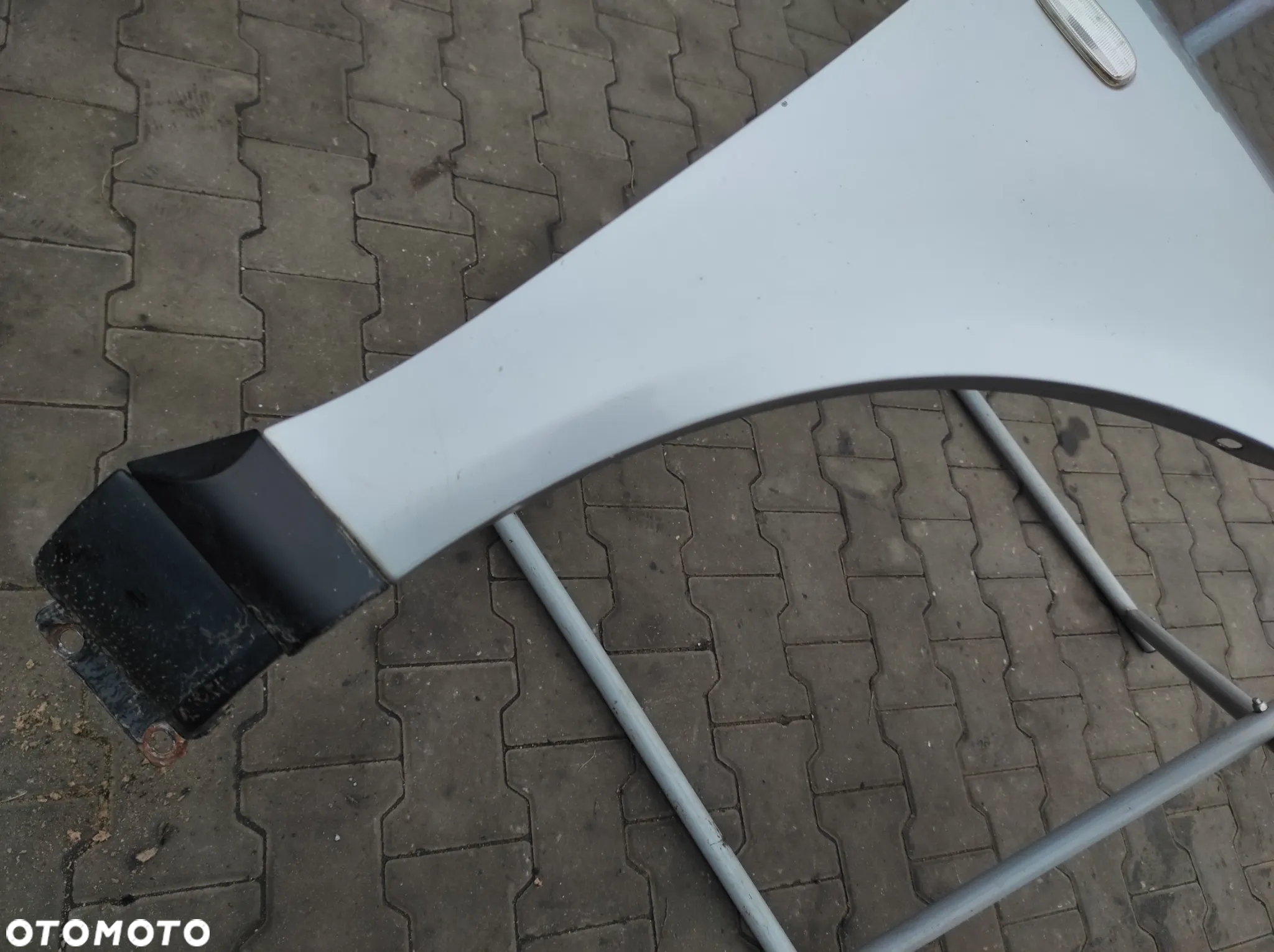 BŁOTNIK LEWY PRZEDNI AUDI A3 8L LIFT LY7W SREBRNY WYSYŁKA !!!!! - 2