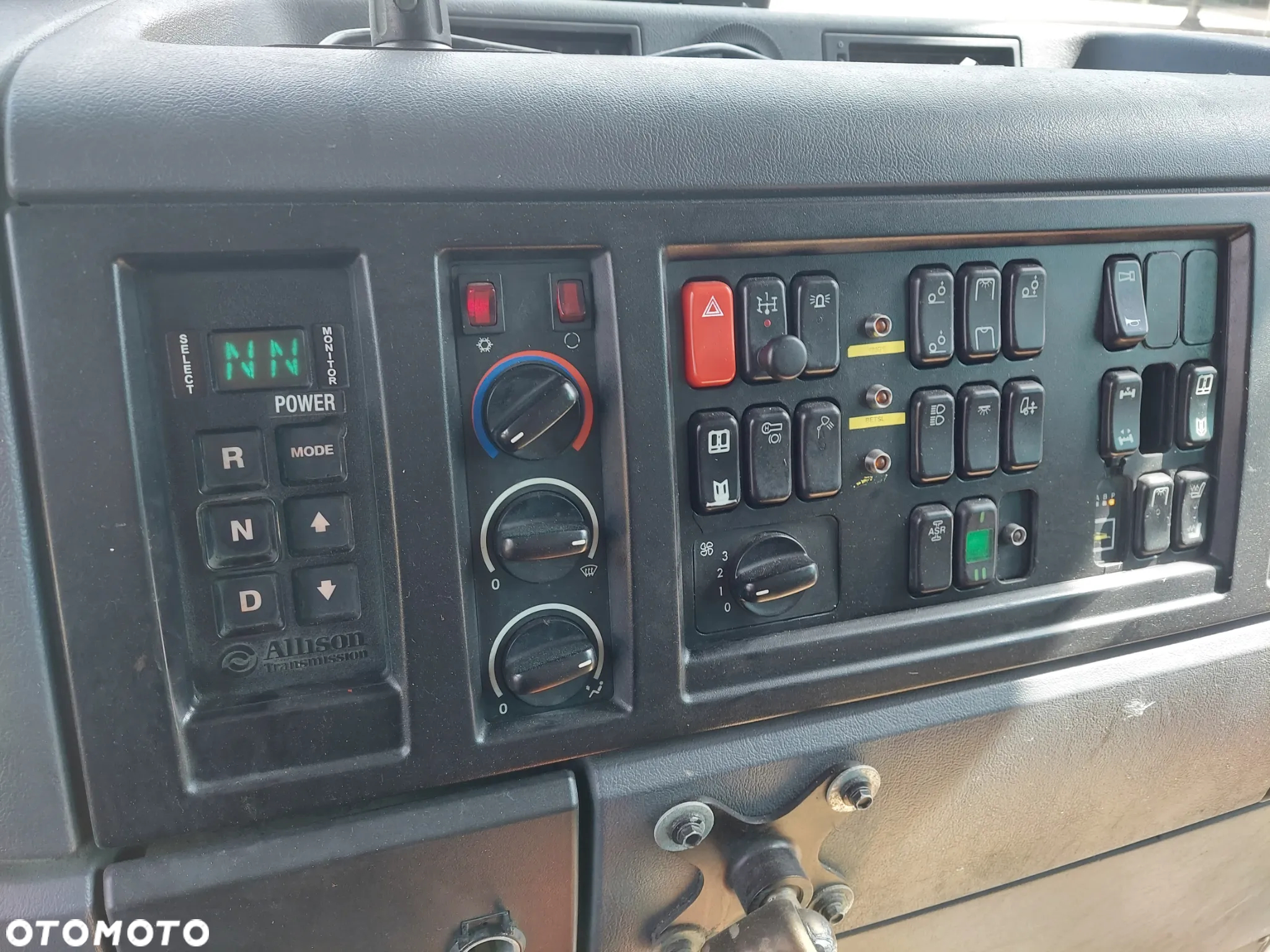 Mercedes-Benz Econic 2628 - 5