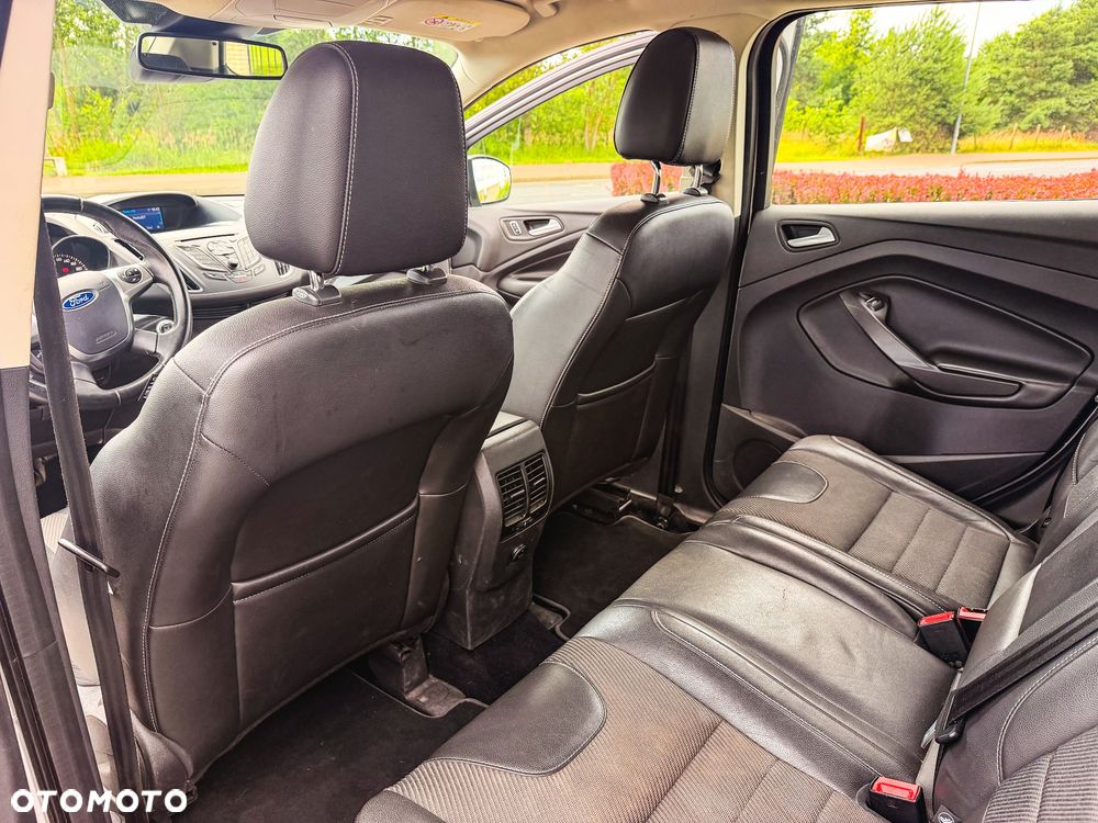 Ford Kuga 1.5 EcoBoost 2x4 Titanium - 28