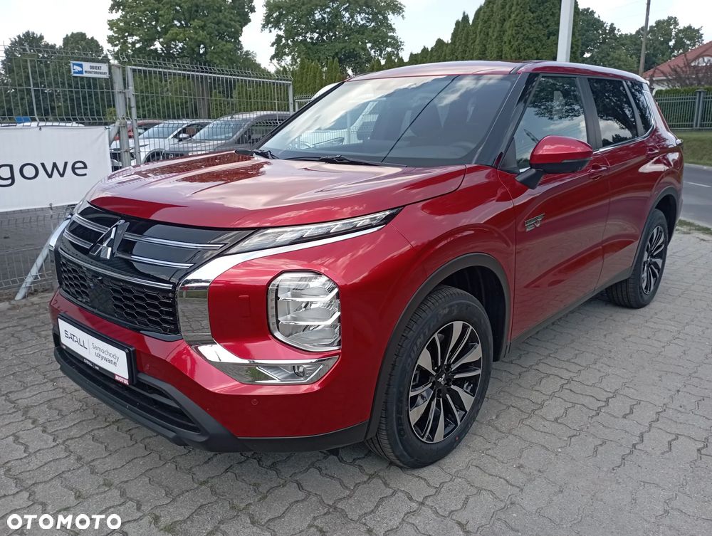 Mitsubishi Outlander Invite - 2