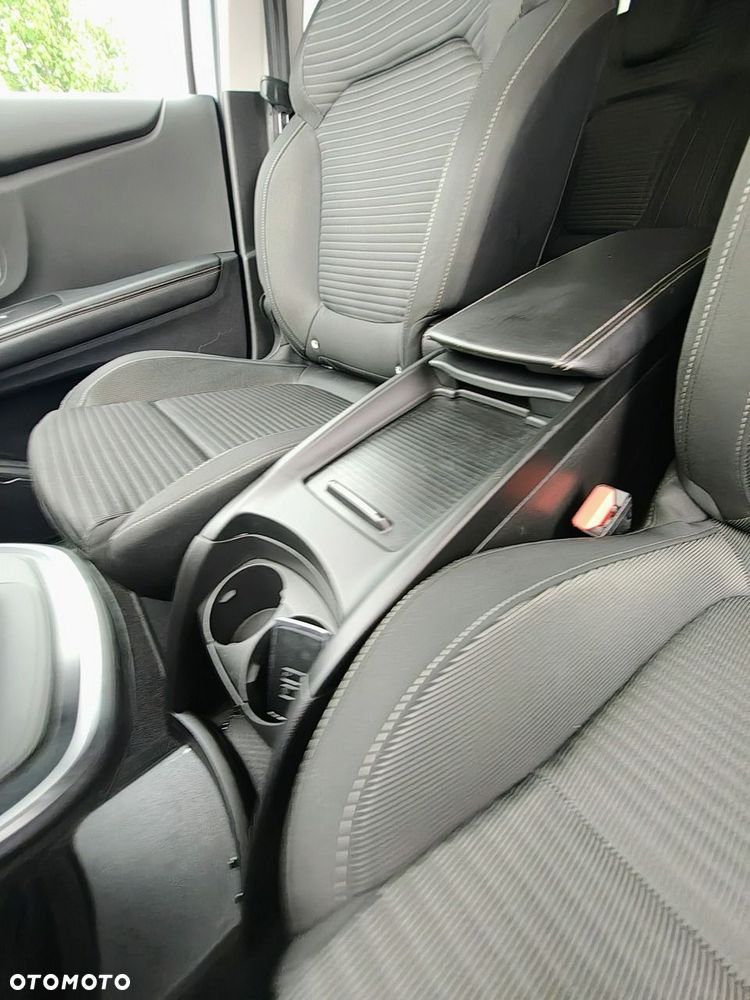 Renault Grand Scenic - 41
