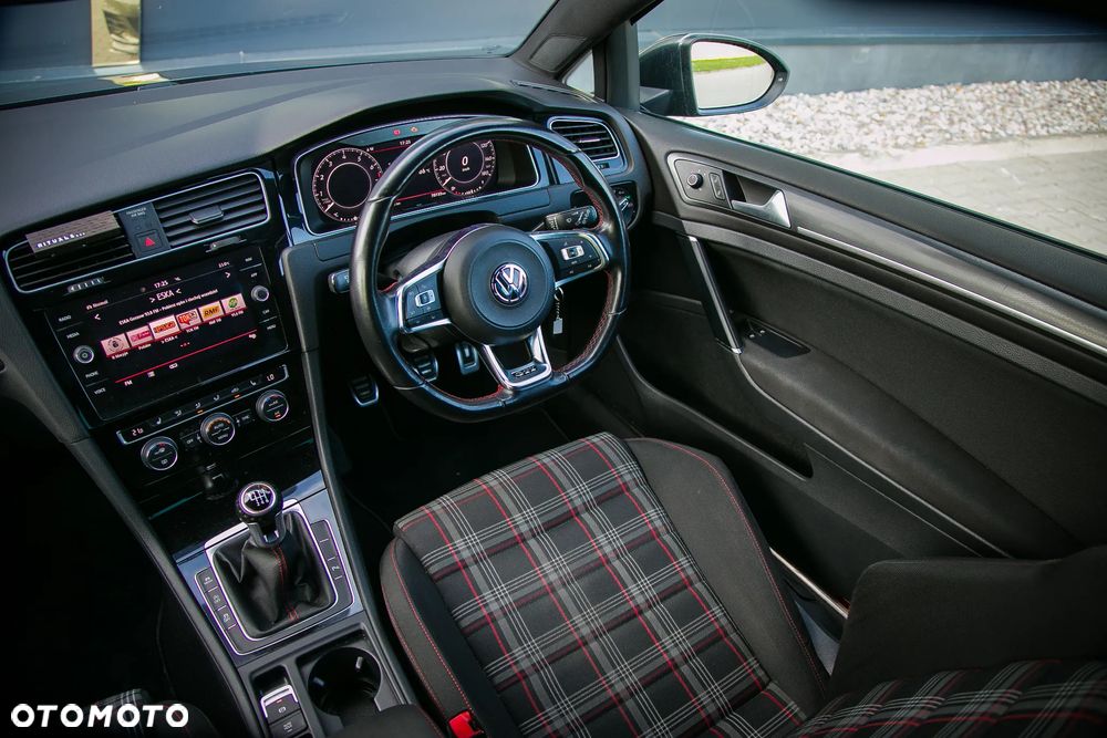Volkswagen Golf GTI 2.0 TSI OPF Performance - 19