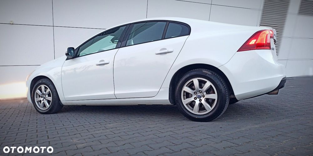 Volvo S60 D2 Edition - 11