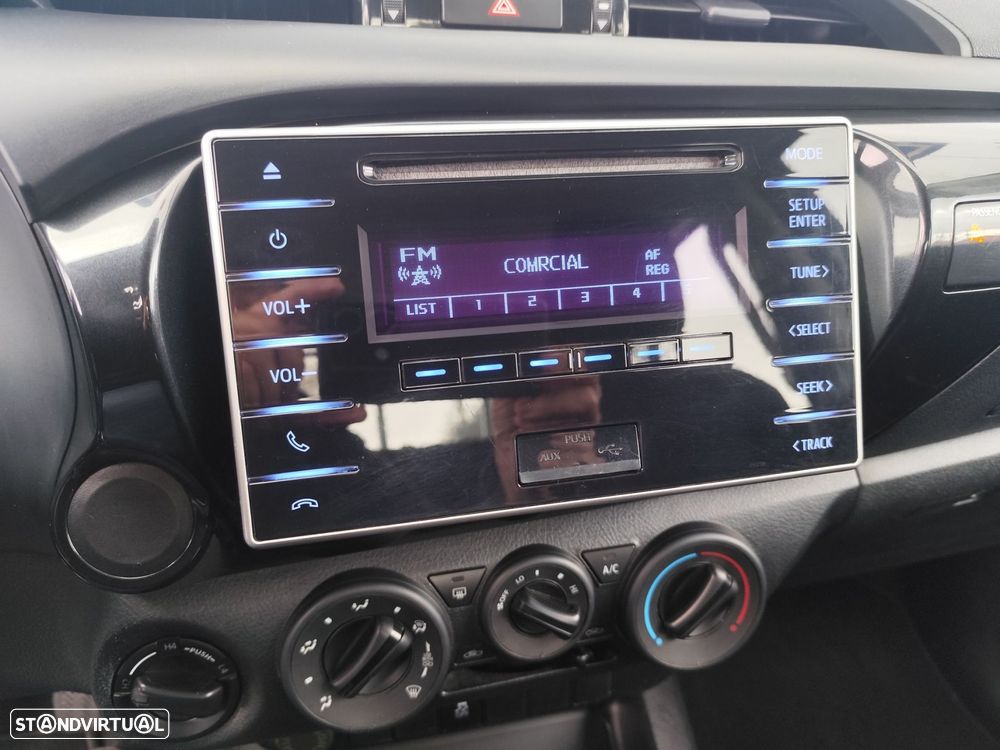 Toyota Hilux 2.4 D-4D 4WD CD Tracker - 19