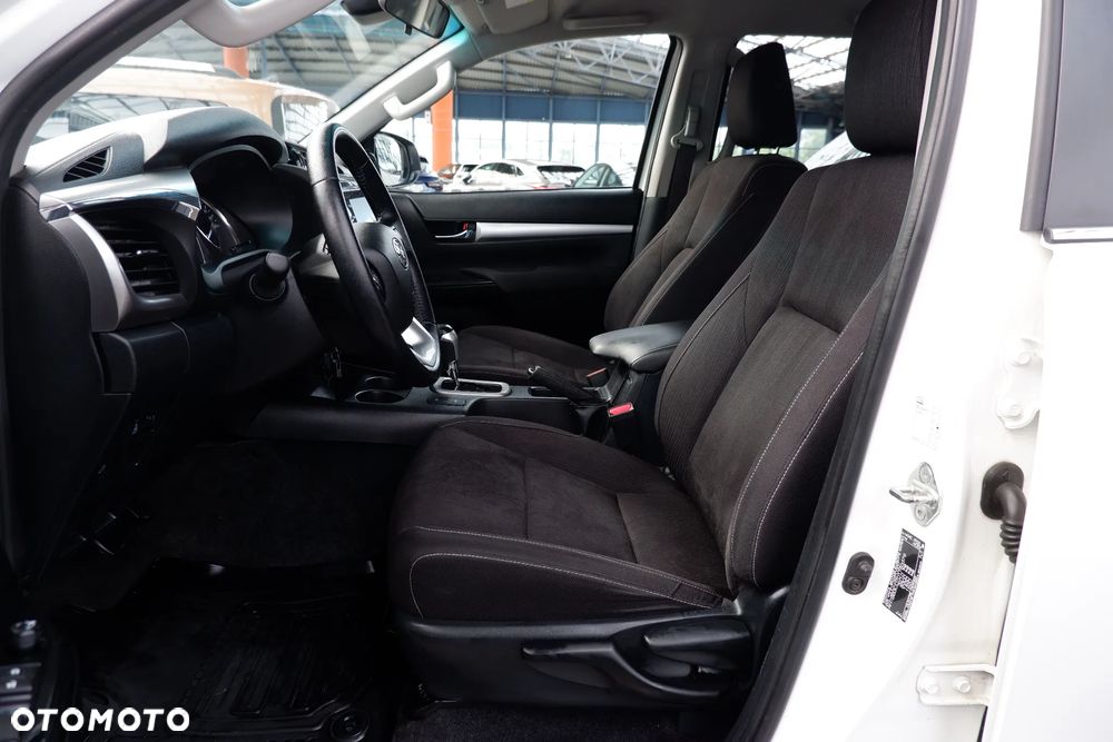 Toyota Hilux 2.4 D-4D Double Cab SR 4x4 - 10