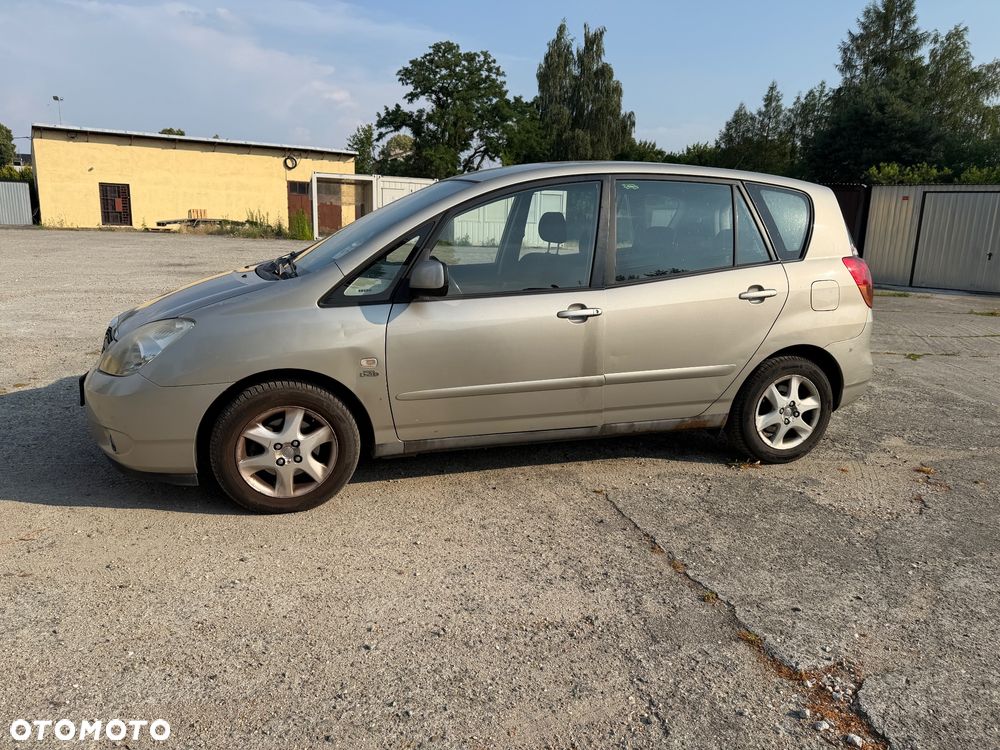 Toyota Corolla Verso 2.0 D-4D - 4